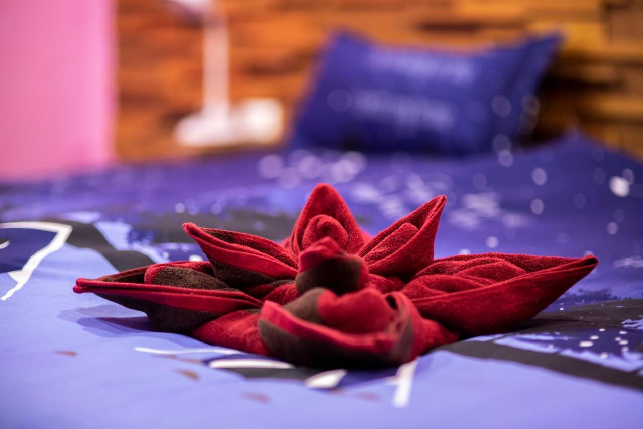 Firefly Phuket Hotel Patong Esterno foto